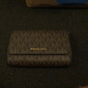 Michael Kors Crossbody pouch